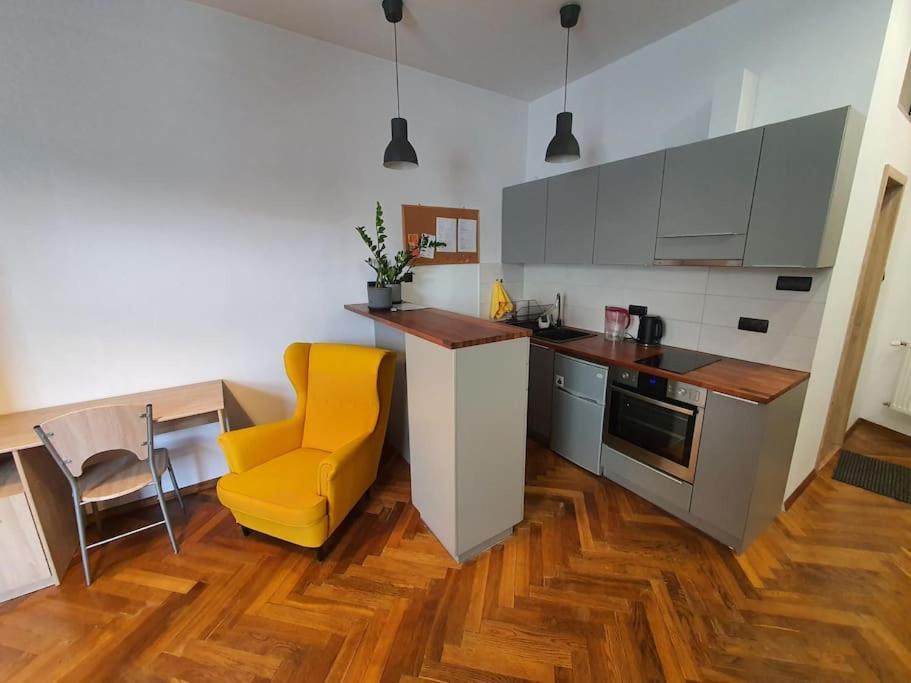 Apartament Przy Szkole Filmowej, Darmowy Parking Łódź Esterno foto